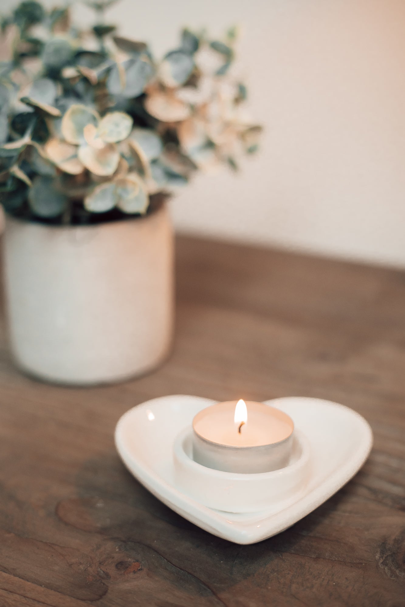 Small white heart t-light holder