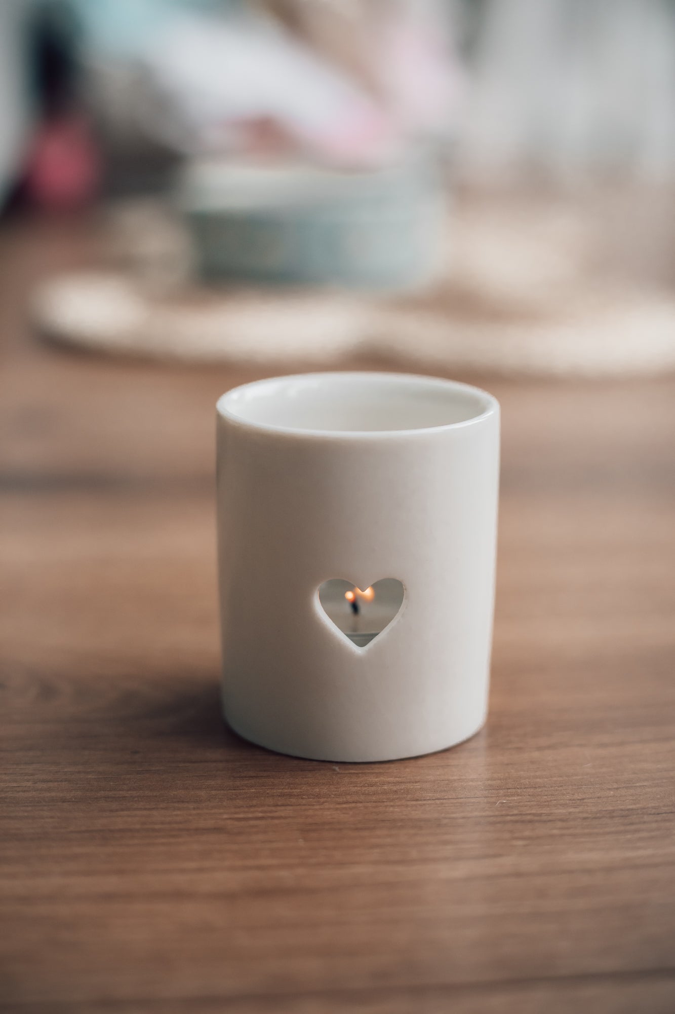 Small white heart t-light holder