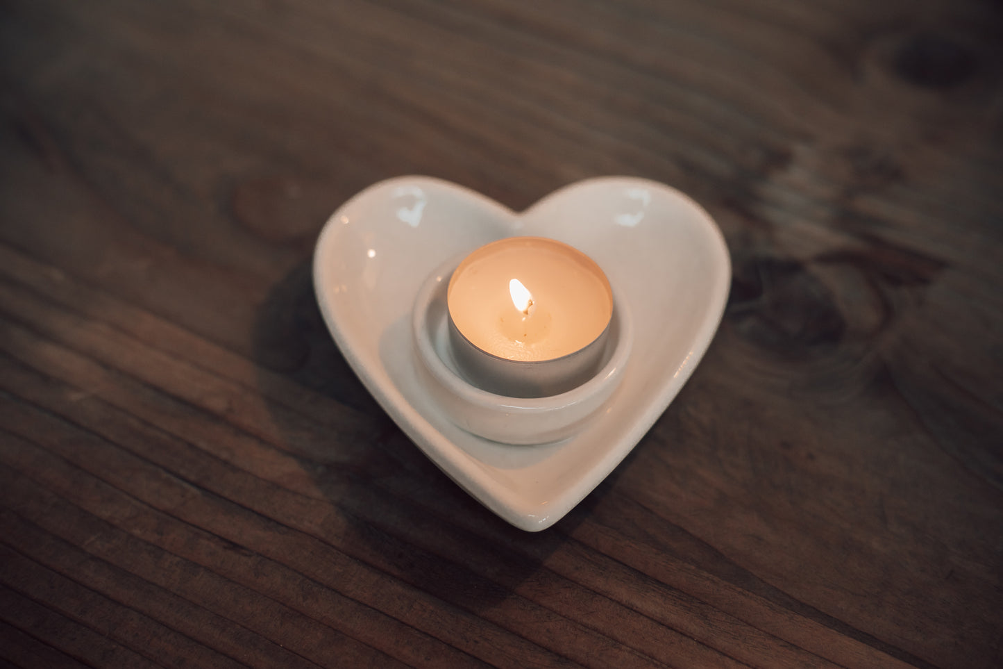 Small white heart t-light holder