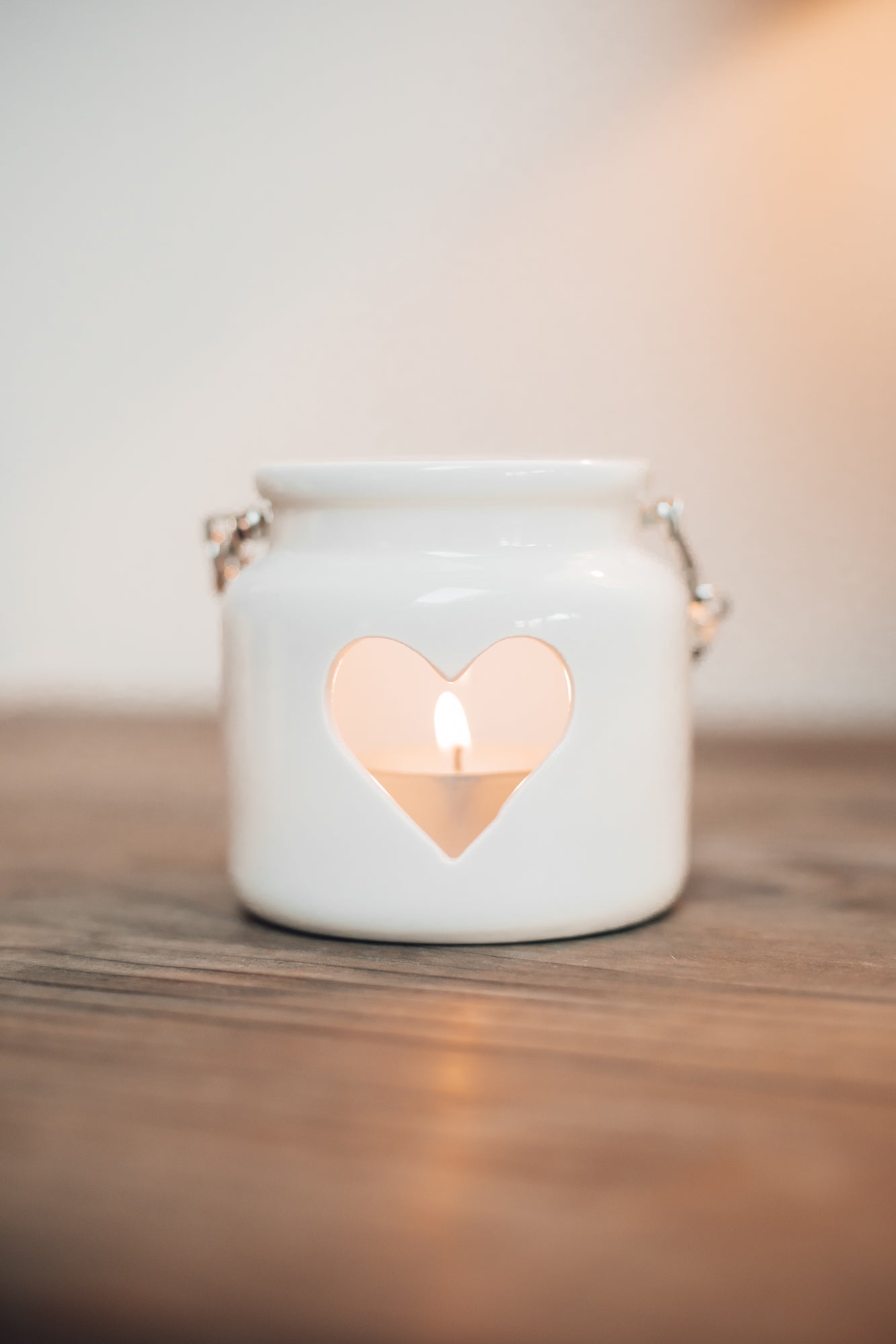Jar t-light holder