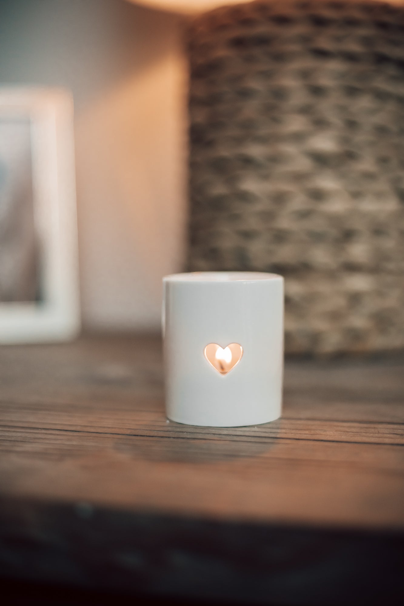 Small white heart t-light holder